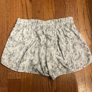 Lululemon Tracker Low Rise Lined 4” Short